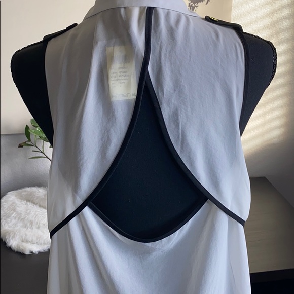 White trimmed in black Top - Picture 4 of 5